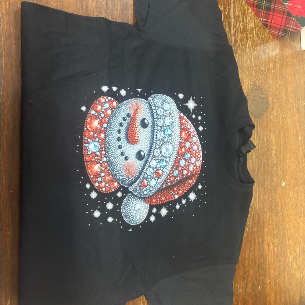 Gildan T-Shirt with Snowman Design - Black and Red
